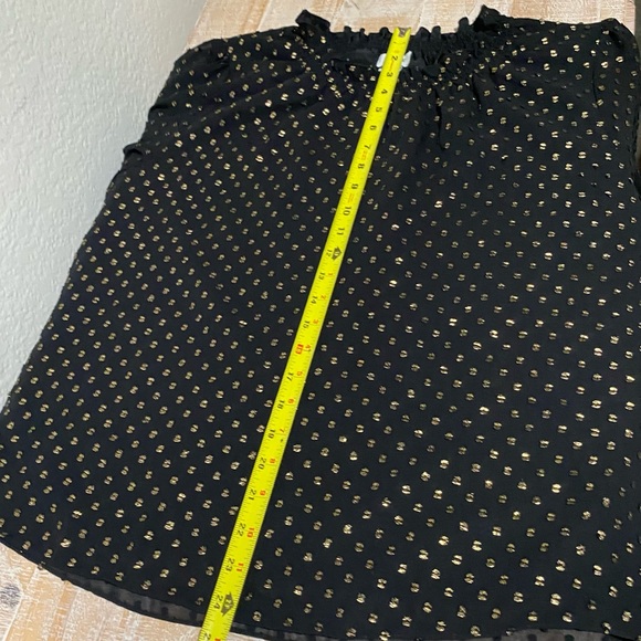 🦋J. Crew Ruffleneck top with foil clip dot with short sleeves - Picture 3 of 9